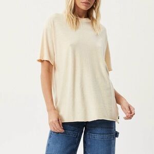 Everlane The Air lightweight t-shirt. 💛
